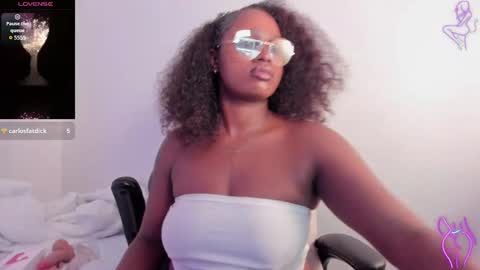 Snapshot of darle_volant chatting on 10-02-25, 11:17 Darle Volant online show from 10-02-25, 11:17