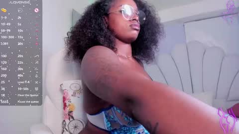 Snapshot of darle_volant chatting on 10-05-25, 08:01 Darle Volant online show from 10-05-25, 08:01