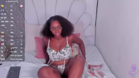 Snapshot of darle_volant chatting on 10-15-25, 03:28 Darle Volant online show from 10-15-25, 03:28