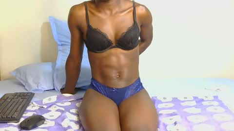 Snapshot of darling_dee chatting on 10-11-25, 01:42 darling_dee online show from 10-11-25, 01:42