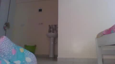 Snapshot of darling_dreamer2 chatting on 05-16-26, 07:05 darling_dreamer2 online show from 05-16-26, 07:05