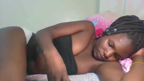 Snapshot of darling_dreamer2 chatting on 05-31-26, 06:31 darling_dreamer2 online show from 05-31-26, 06:31