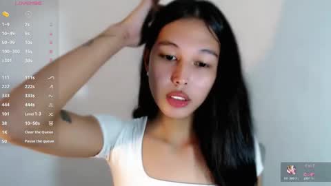 Snapshot of darling_sweetheartxx chatting on 09-23-25, 02:09 YOUR ATHENA online show from 09-23-25, 02:09