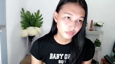 Snapshot of darling_sweetheartxx chatting on 11-27-25, 04:58 YOUR ATHENA online show from 11-27-25, 04:58