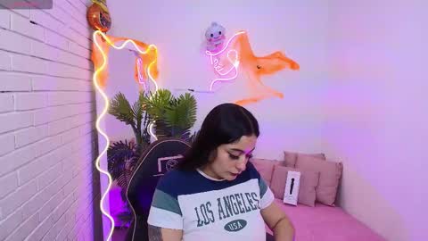 Darling online show from 10-25-25, 03:36