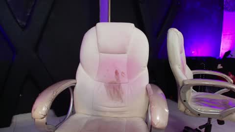 Darling online show from 01-20-25, 03:50