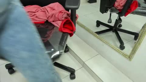 Darling online show from 11-29-25, 02:20