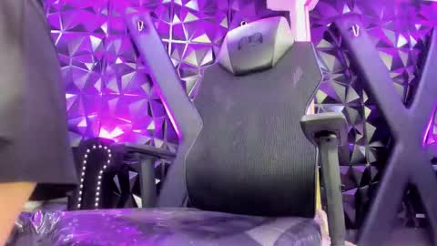 Darling online show from 03-16-26, 01:04