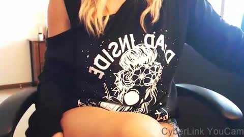 Snapshot of darlingd77 chatting on 02-27-25, 02:00 DarlingD online show from 02-27-25, 02:00