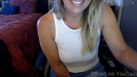 DarlingD online show from 10-28-25, 01:14