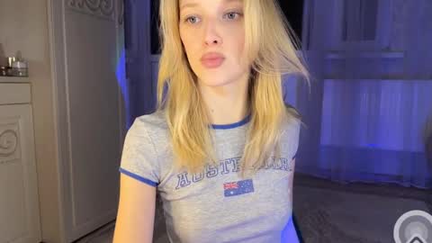 Snapshot of darlingdarinka chatting on 02-27-25, 03:05 D online show from 02-27-25, 03:05