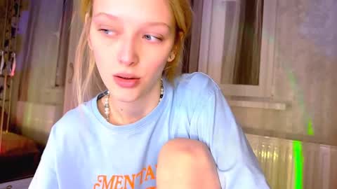 Snapshot of darlingdarinka chatting on 03-04-25, 02:53 D online show from 03-04-25, 02:53