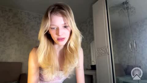 Snapshot of darlingdarinka chatting on 09-08-25, 03:00 D online show from 09-08-25, 03:00