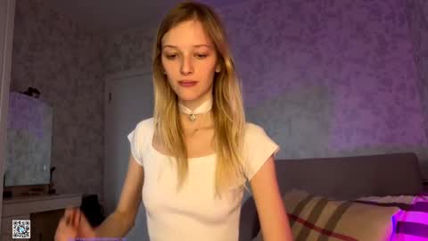 Snapshot of darlingdarinka chatting on 10-12-25, 09:41 D online show from 10-12-25, 09:41