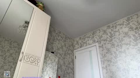 Snapshot of darlingdarinka chatting on 10-18-25, 08:59 D online show from 10-18-25, 08:59