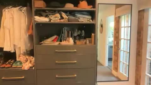 dartanian0001 online show from 09-17-25, 04:03