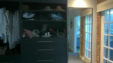 dartanian0001 online show from 09-25-25, 08:56