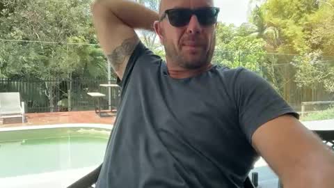 dartanian0001 online show from 10-19-25, 02:01