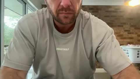 dartanian0001 online show from 10-28-25, 04:27