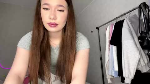 Snapshot of darylgerald chatting on 04-19-26, 08:02 Lia online show from 04-19-26, 08:02