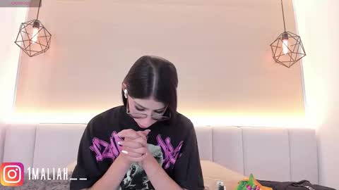 Snapshot of dasha_b chatting on 11-09-25, 07:56 Dasha online show from 11-09-25, 07:56