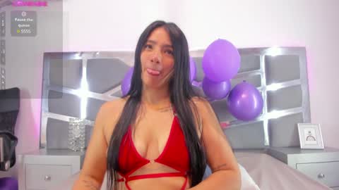 Snapshot of dashafoxxx chatting on 12-29-24, 03:22 Dasha Foxxx online show from 12-29-24, 03:22