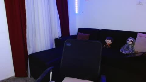 dashly_queen1 online show from 04-28-26, 06:57
