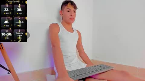 Snapshot of dav_nagel chatting on 10-05-25, 12:20 angel online show from 10-05-25, 12:20