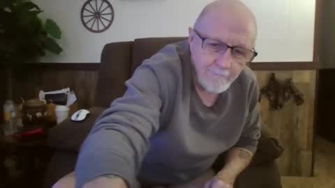 dave571960 online show from 02-06-25, 12:16