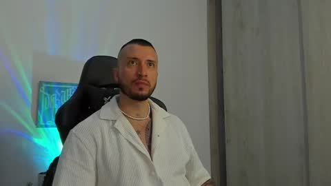 DAVE MAX online show from 10-31-25, 01:06