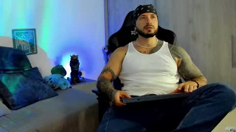 DAVE MAX online show from 11-23-25, 03:06