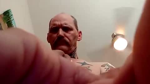 davedowning042075 online show from 10-22-25, 06:40