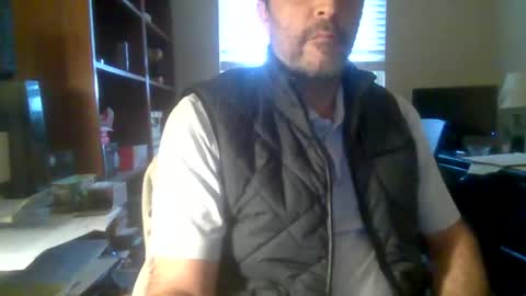 Snapshot of davethebooky chatting on 12-17-24, 06:31 Dave online show from 12-17-24, 06:31