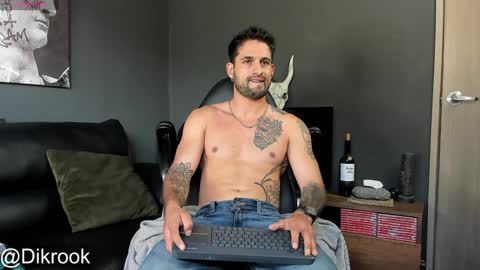 Snapshot of davevilboy chatting on 01-20-25, 03:28 Daves online show from 01-20-25, 03:28