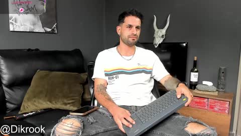 Snapshot of davevilboy chatting on 01-28-25, 03:25 Daves online show from 01-28-25, 03:25