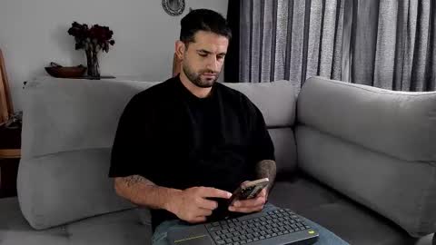 Snapshot of davevilboy chatting on 10-08-25, 03:20 Daves online show from 10-08-25, 03:20