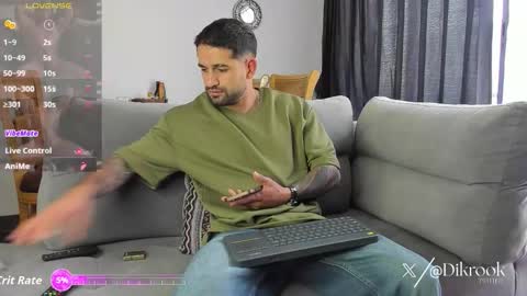 Snapshot of davevilboy chatting on 10-15-25, 12:27 Daves online show from 10-15-25, 12:27