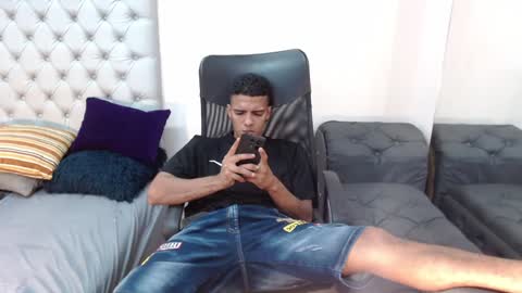 Snapshot of david_bandercock chatting on 12-27-24, 06:35 david_bandercock online show from 12-27-24, 06:35