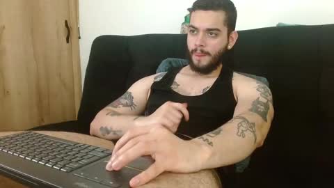 Snapshot of david_franco1 chatting on 10-06-25, 10:18 Twitter davidsanctum online show from 10-06-25, 10:18