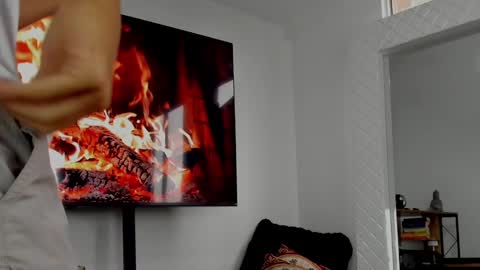 Snapshot of david_johnson372 chatting on 01-04-25, 12:59 Hey im David that loves to explore and speak their fantasies. Very open talktative and nice. Feel free to chat with me online show from 01-04-25, 12:59