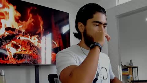 Snapshot of david_johnson372 chatting on 01-04-25, 04:00 Hey im David that loves to explore and speak their fantasies. Very open talktative and nice. Feel free to chat with me online show from 01-04-25, 04:00