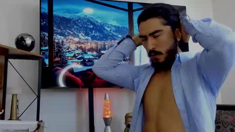 Snapshot of david_johnson372 chatting on 01-06-25, 03:19 Hey im David that loves to explore and speak their fantasies. Very open talktative and nice. Feel free to chat with me online show from 01-06-25, 03:19