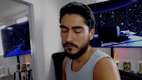 Snapshot of david_johnson372 chatting on 01-28-25, 12:11 Hey im David that loves to explore and speak their fantasies. Very open talktative and nice. Feel free to chat with me online show from 01-28-25, 12:11