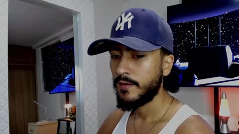 Snapshot of david_johnson372 chatting on 02-15-25, 11:47 Hey im David that loves to explore and speak their fantasies. Very open talktative and nice. Feel free to chat with me online show from 02-15-25, 11:47