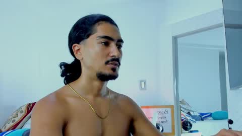 Snapshot of david_johnson372 chatting on 09-17-25, 01:07 Hey im David that loves to explore and speak their fantasies. Very open talktative and nice. Feel free to chat with me online show from 09-17-25, 01:07