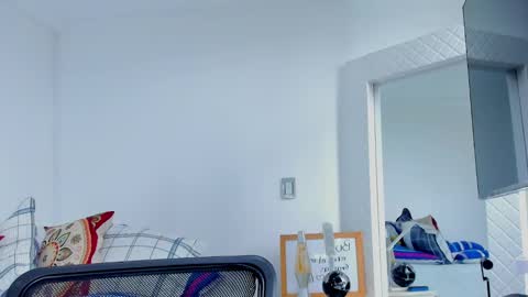 Snapshot of david_johnson372 chatting on 09-17-25, 01:13 Hey im David that loves to explore and speak their fantasies. Very open talktative and nice. Feel free to chat with me online show from 09-17-25, 01:13