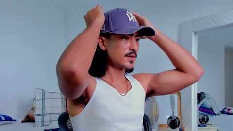 Snapshot of david_johnson372 chatting on 09-25-25, 01:59 Hey im David that loves to explore and speak their fantasies. Very open talktative and nice. Feel free to chat with me online show from 09-25-25, 01:59