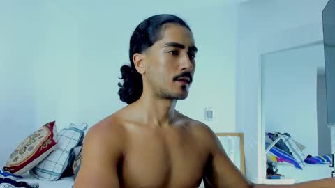 Snapshot of david_johnson372 chatting on 09-30-25, 02:05 Hey im David that loves to explore and speak their fantasies. Very open talktative and nice. Feel free to chat with me online show from 09-30-25, 02:05