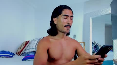 Snapshot of david_johnson372 chatting on 09-30-25, 02:11 Hey im David that loves to explore and speak their fantasies. Very open talktative and nice. Feel free to chat with me online show from 09-30-25, 02:11