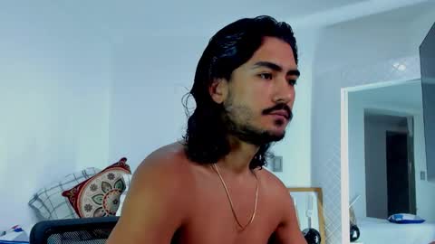 Snapshot of david_johnson372 chatting on 10-23-25, 11:42 Hey im David that loves to explore and speak their fantasies. Very open talktative and nice. Feel free to chat with me online show from 10-23-25, 11:42